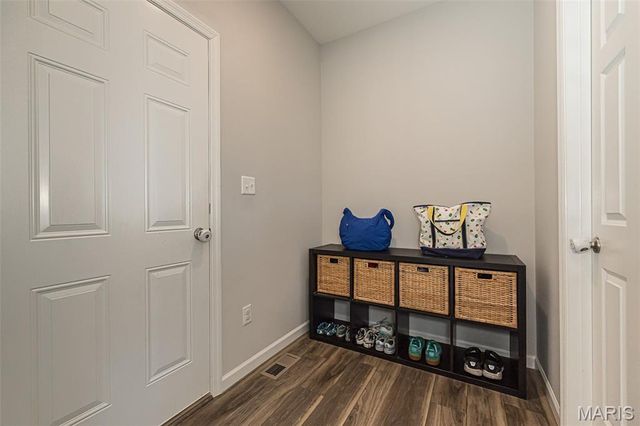 957 Colebrook Court, Lake St Louis, MO 63367