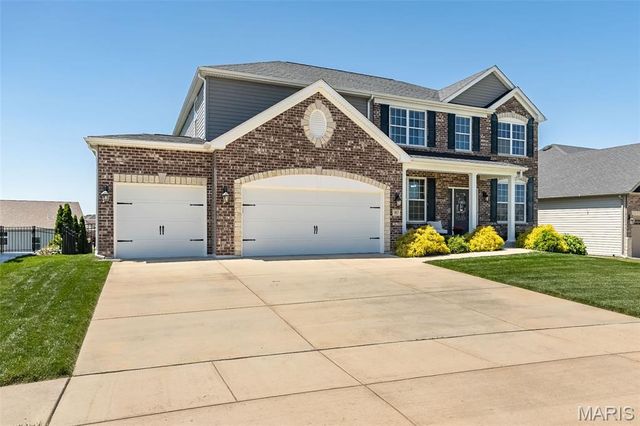957 Colebrook Court, Lake St Louis, MO 63367