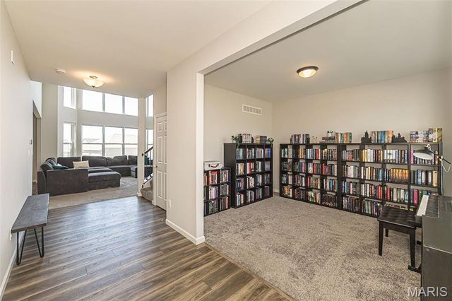 957 Colebrook Court, Lake St Louis, MO 63367