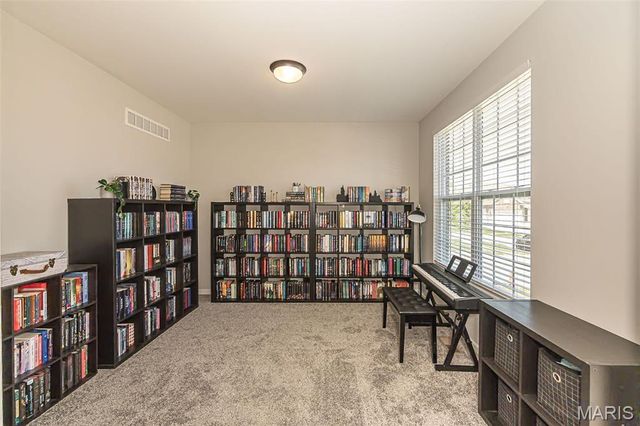 957 Colebrook Court, Lake St Louis, MO 63367