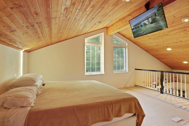 18050 N Tretheway Rd, Lockeford, CA 95237