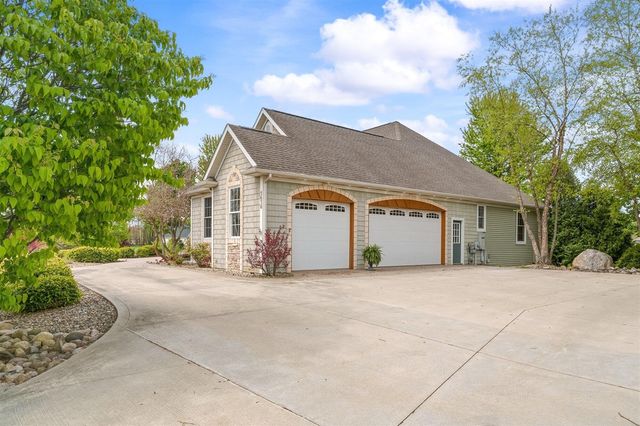 5630 Farallon Drive, Kalamazoo, MI 49009