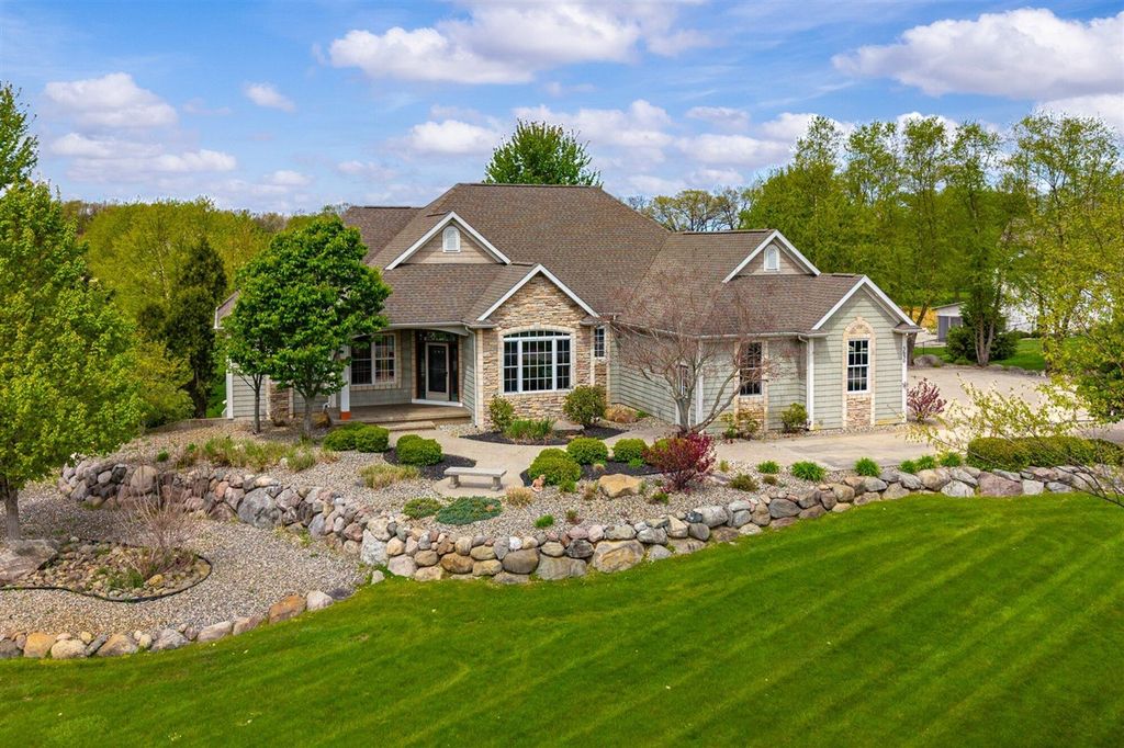 5630 Farallon Drive, Kalamazoo, MI 49009