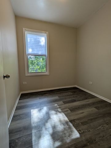 4447 W Carroll Avenue 2, Chicago, IL 60624