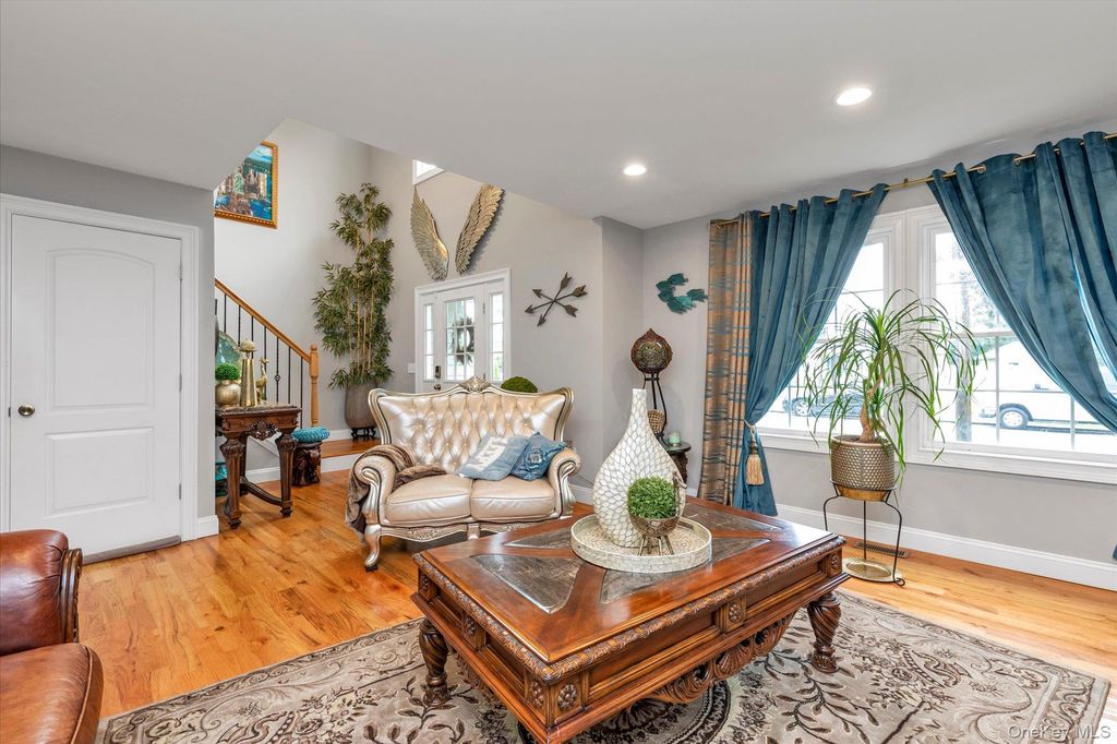 6 Belmont Court, Amityville, NY 11701 — photo 5