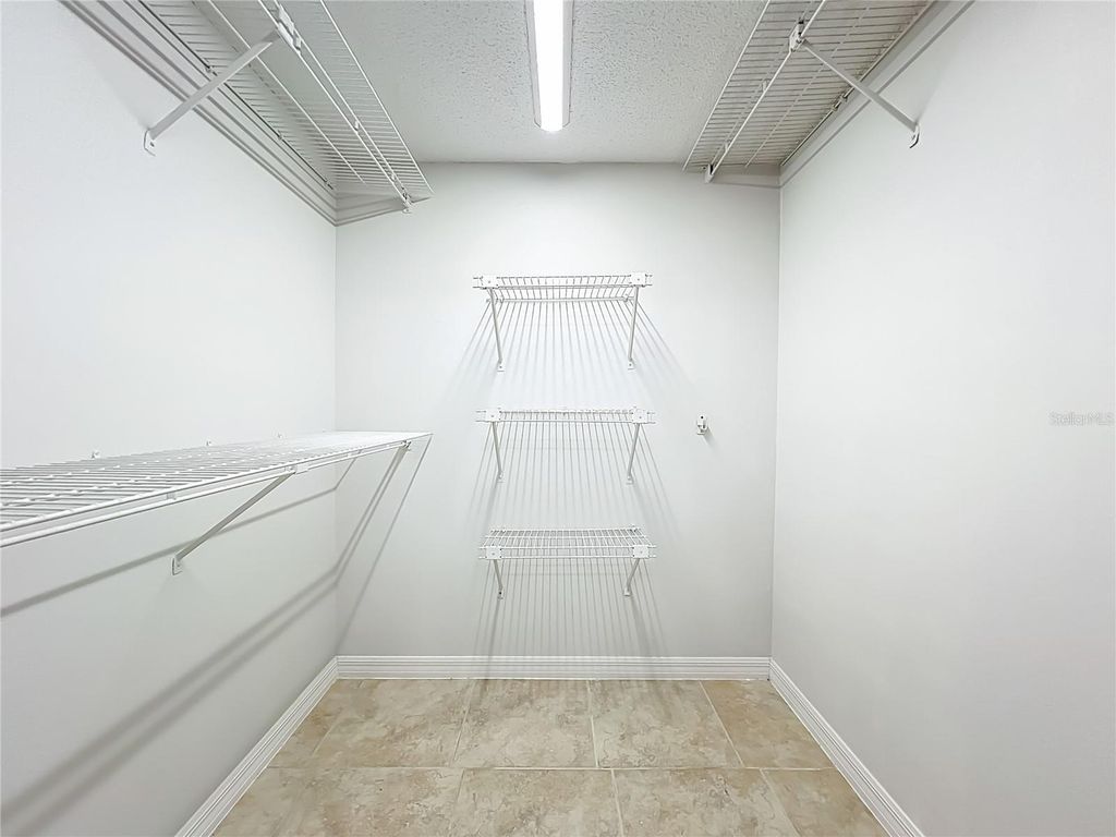 Image 27 of property listing at 5249 VINELAND ROAD, Orlando, FL 32811