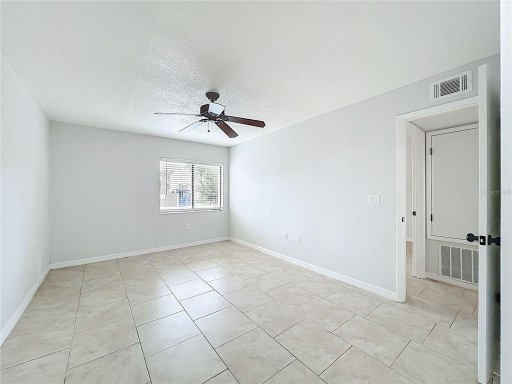 Image 28 of property listing at 5249 VINELAND ROAD, Orlando, FL 32811