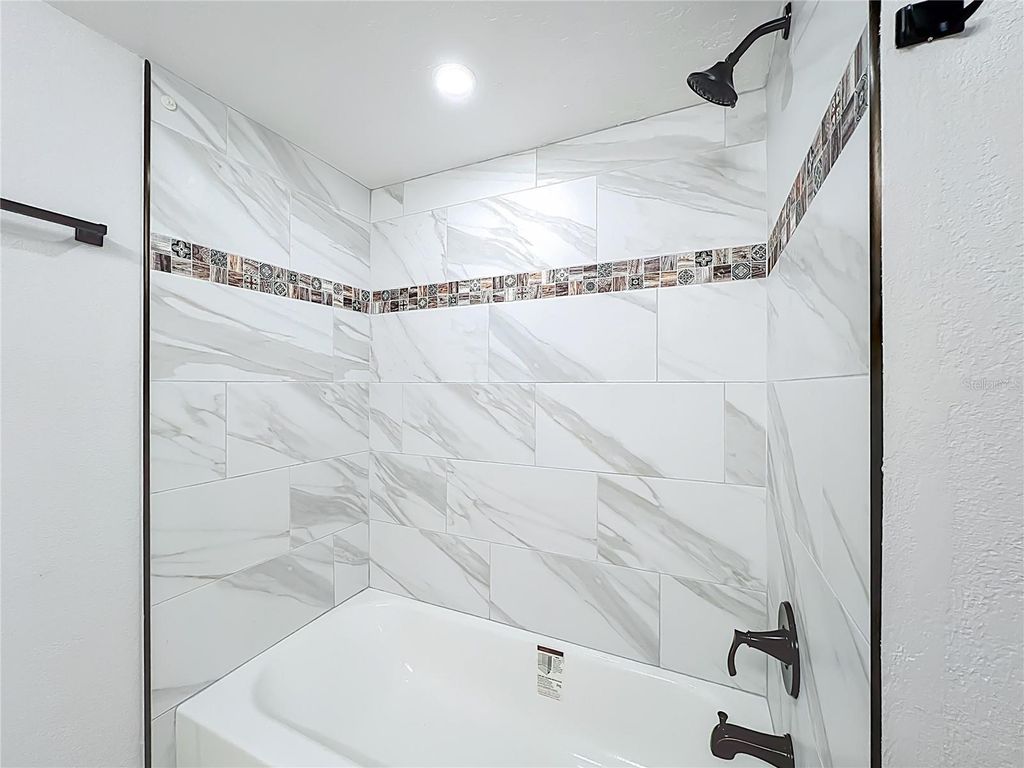 Image 33 of property listing at 5249 VINELAND ROAD, Orlando, FL 32811