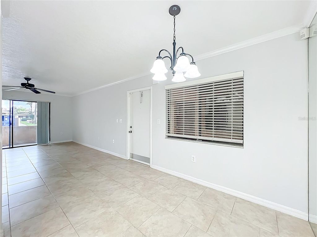 Image 10 of property listing at 5249 VINELAND ROAD, Orlando, FL 32811