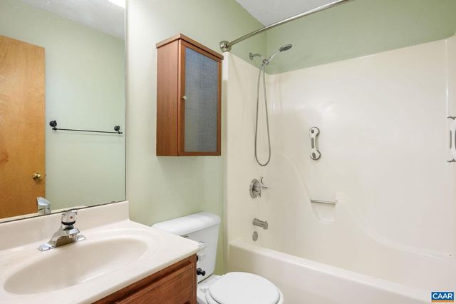 5 CHIPPEWA LN, Palmyra, VA 22963