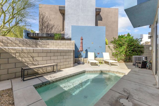 220 Enterprise Way, Palm Springs, CA 92262