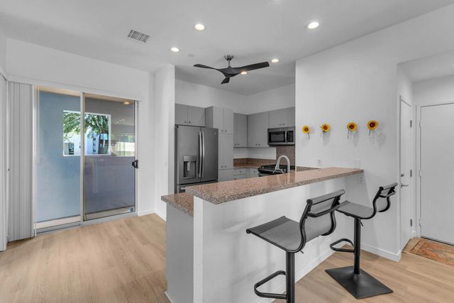 220 Enterprise Way, Palm Springs, CA 92262