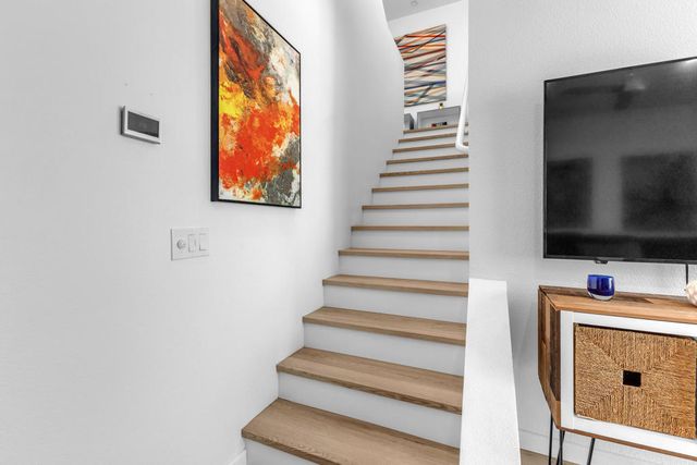 220 Enterprise Way, Palm Springs, CA 92262