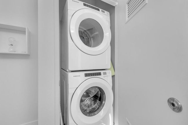 220 Enterprise Way, Palm Springs, CA 92262