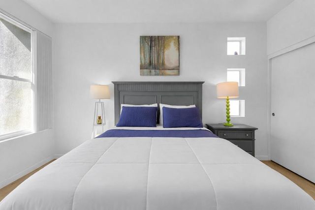 220 Enterprise Way, Palm Springs, CA 92262