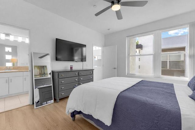 220 Enterprise Way, Palm Springs, CA 92262