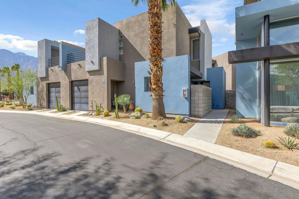 220 Enterprise Way, Palm Springs, CA 92262
