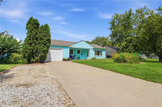 2528 Moundview Drive, Lawrence, KS 66049