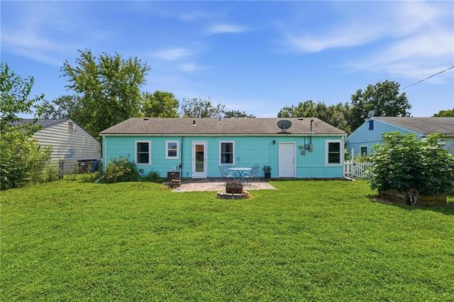2528 Moundview Drive, Lawrence, KS 66049