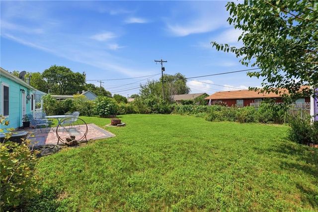 2528 Moundview Drive, Lawrence, KS 66049