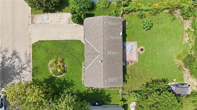 2528 Moundview Drive, Lawrence, KS 66049