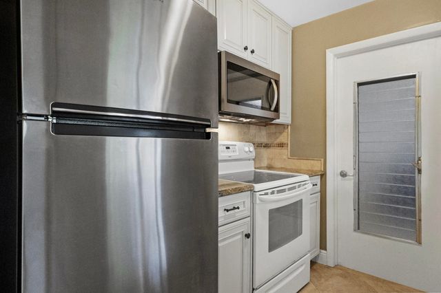 110 NW 24th Court, Pompano Beach, FL 33064