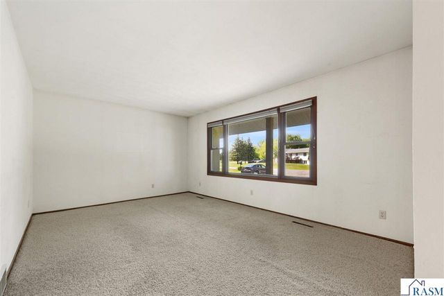 58357 Birch Bluff Lane, North Mankato, MN 56003