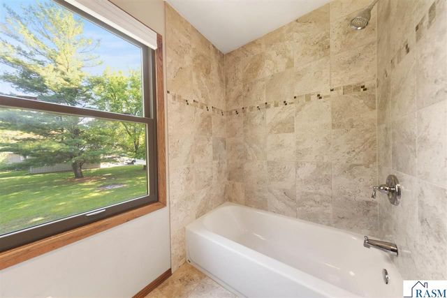 58357 Birch Bluff Lane, North Mankato, MN 56003