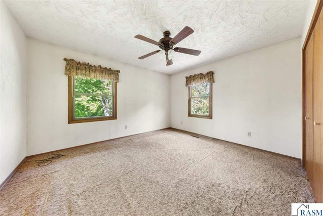 58357 Birch Bluff Lane, North Mankato, MN 56003