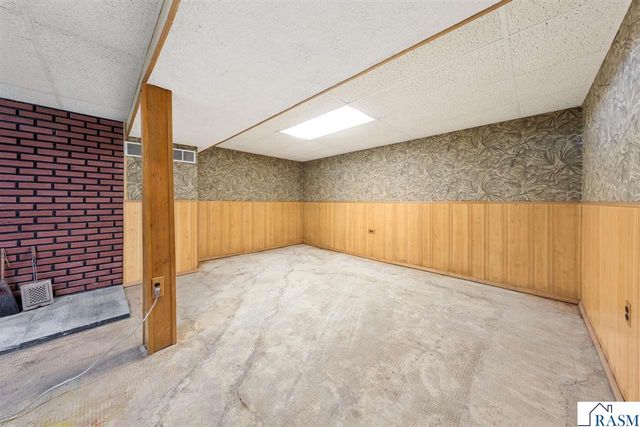 58357 Birch Bluff Lane, North Mankato, MN 56003