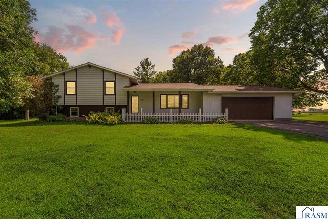 58357 Birch Bluff Lane, North Mankato, MN 56003