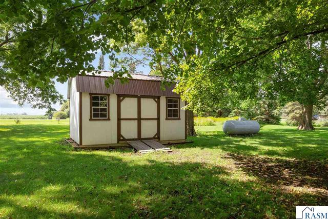 58357 Birch Bluff Lane, North Mankato, MN 56003
