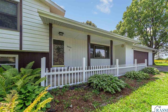 58357 Birch Bluff Lane, North Mankato, MN 56003