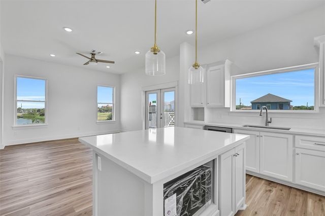 3819 El Lago Street, Galveston, TX 77554