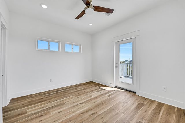 3819 El Lago Street, Galveston, TX 77554