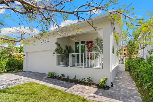 176 Jeepers DR, Naples, FL 34112