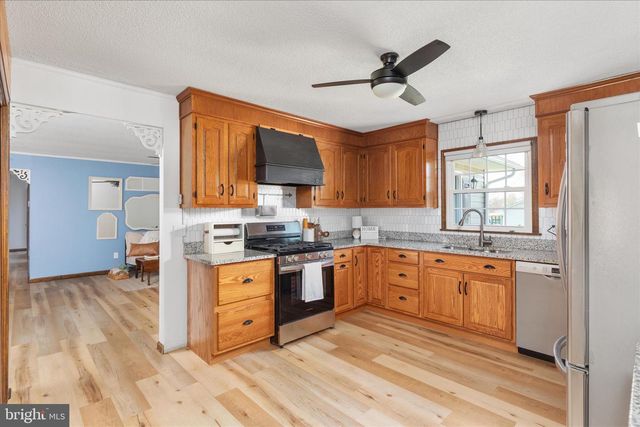 290 LARIAN DR, Bunker Hill, WV 25413