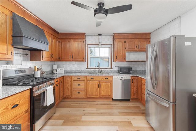 290 LARIAN DR, Bunker Hill, WV 25413