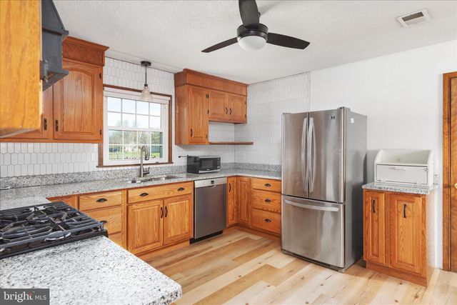 290 LARIAN DR, Bunker Hill, WV 25413