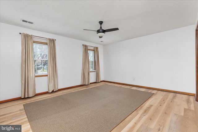 290 LARIAN DR, Bunker Hill, WV 25413