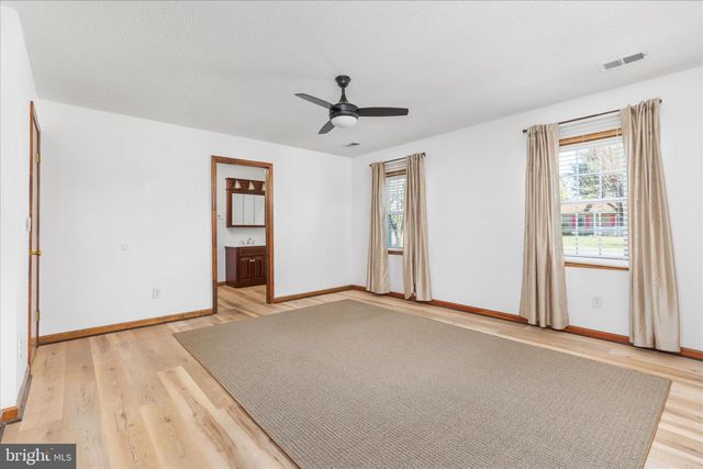 290 LARIAN DR, Bunker Hill, WV 25413