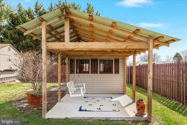 290 LARIAN DR, Bunker Hill, WV 25413