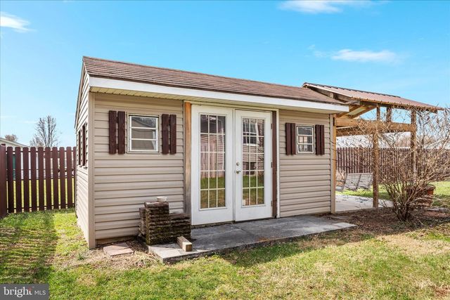 290 LARIAN DR, Bunker Hill, WV 25413