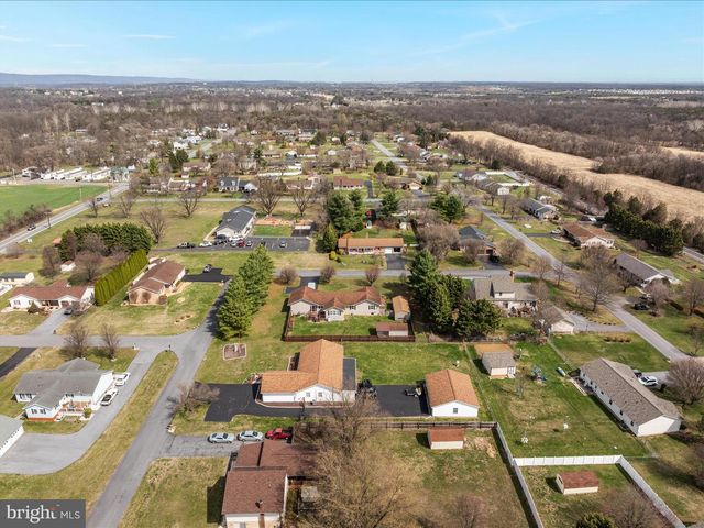 290 LARIAN DR, Bunker Hill, WV 25413