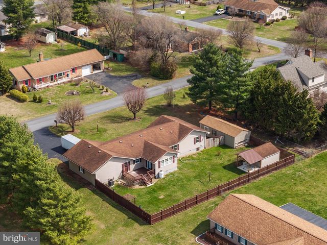 290 LARIAN DR, Bunker Hill, WV 25413