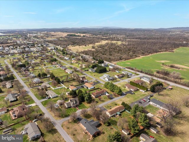 290 LARIAN DR, Bunker Hill, WV 25413