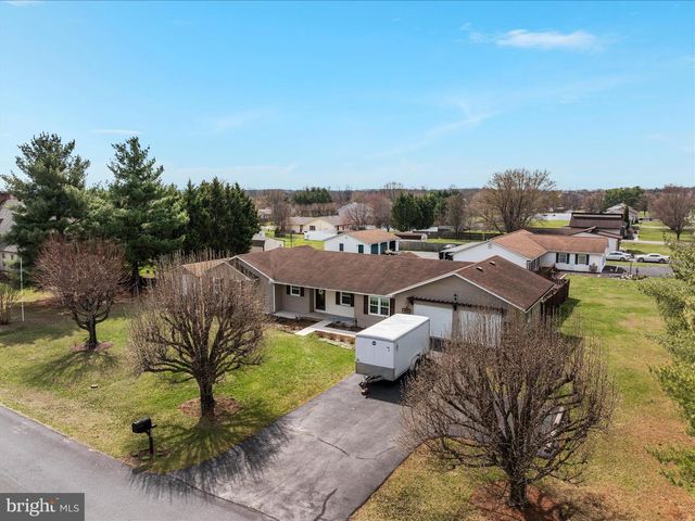 290 LARIAN DR, Bunker Hill, WV 25413