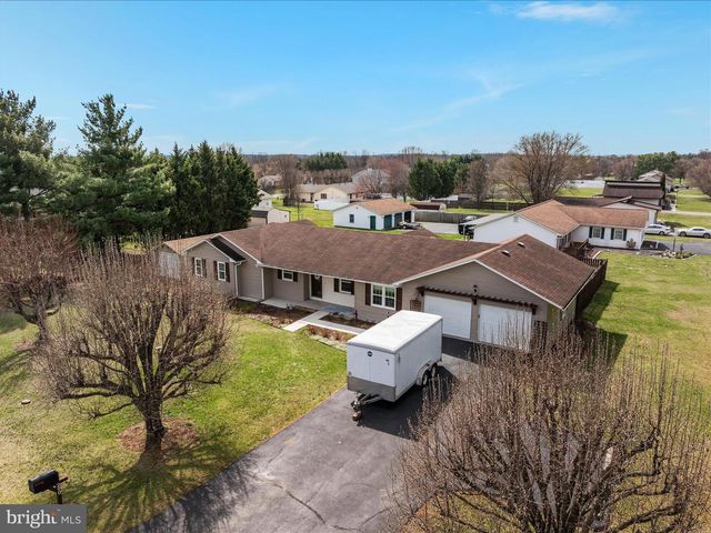 290 LARIAN DR, Bunker Hill, WV 25413