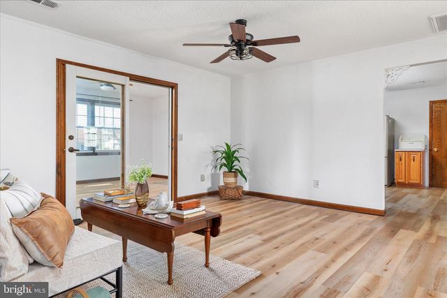 290 LARIAN DR, Bunker Hill, WV 25413