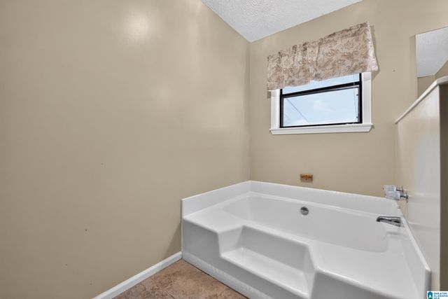 5502 SHENANDOAH DRIVE, Northport, AL 35473